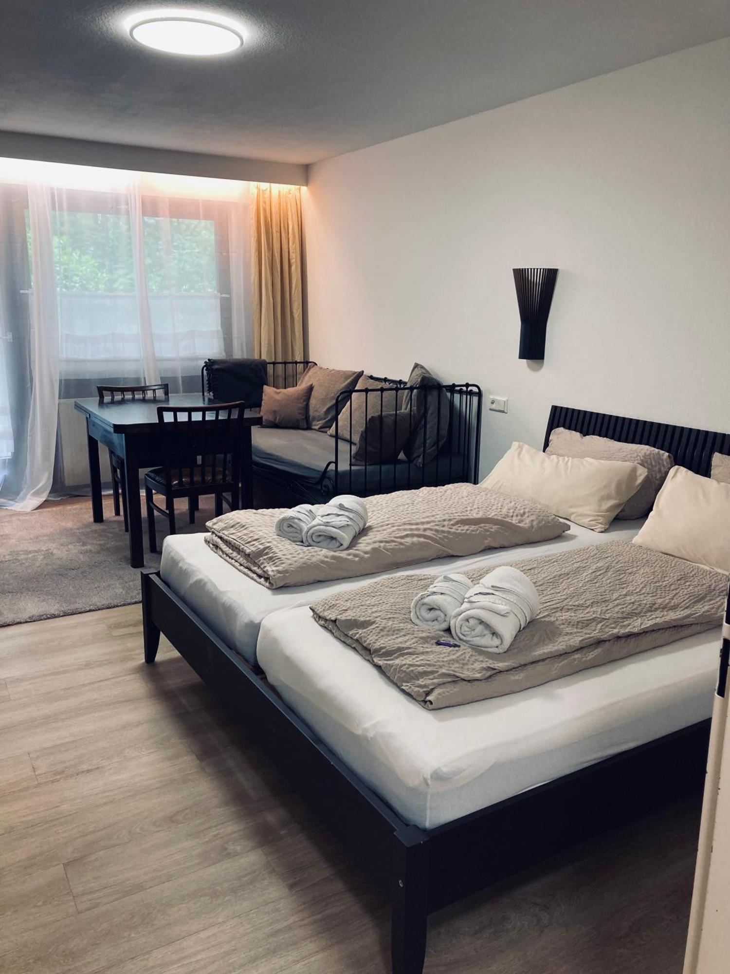 Free Apartment - Ermstal 巴特乌拉赫 外观 照片